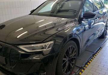 Audi e-tron 35.745 km 34.850 &euro; Hagen 58091