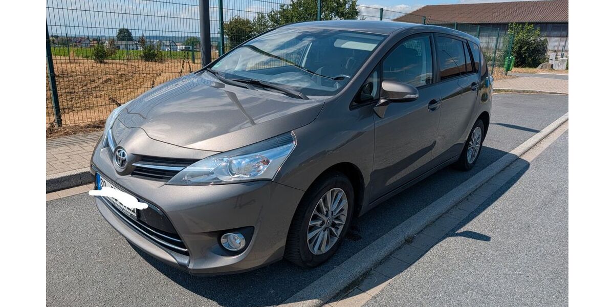 Toyota Verso 132.000 km 9.600 &euro; Ense 59469