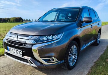 Mitsubishi Plug-in Hybrid Outlander 123.000 km 19.199 &euro; Werl 59457