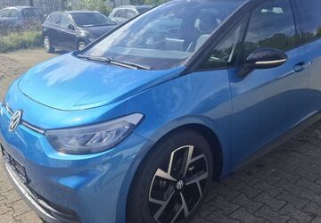 VW ID.3 2.746 km 28.300 &euro; Dortmund 44379