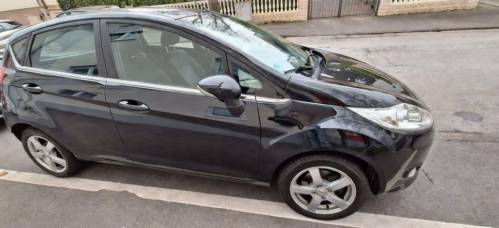 Ford Fiesta 61.600 km 4.990 &euro; Hemer 58675