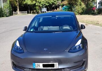 Tesla Model 3 79.500 km 31.599 &euro; Menden 58706