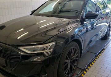 Audi e-tron 35.745 km 34.850 &euro; Hagen 58091